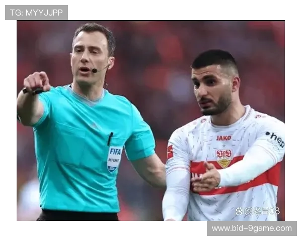 足球场上与球星共照的裁判成为焦点引发热议各界纷纷讨论其独特地位